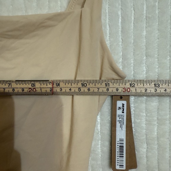 SKIMS Fits Everybody Square Neck Thong Bodysuit In Sand Size XS NWT $60 - Picture 4 of 9
